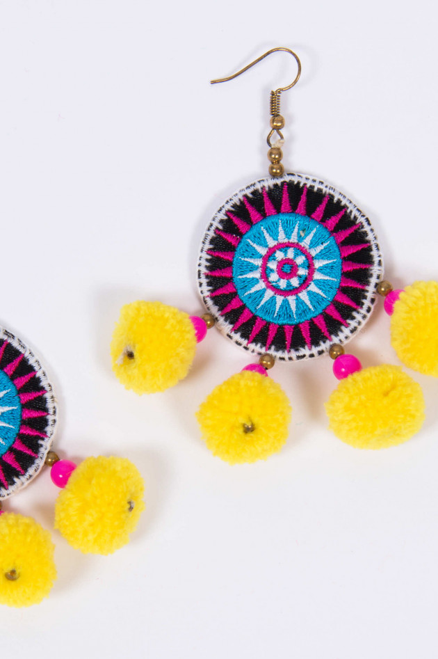 Soul Kathrin Bestickte Ohrringe mit Pompons in Gelb
