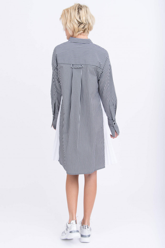 Steffen Schraut Blusenkleid mit Plissee-Detail in Grau/Weiß