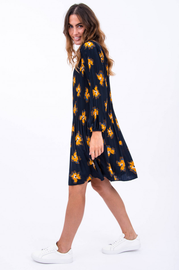 Steffen Schraut Plissiertes Kleid mit Blumen-Print in Navy/Ocker