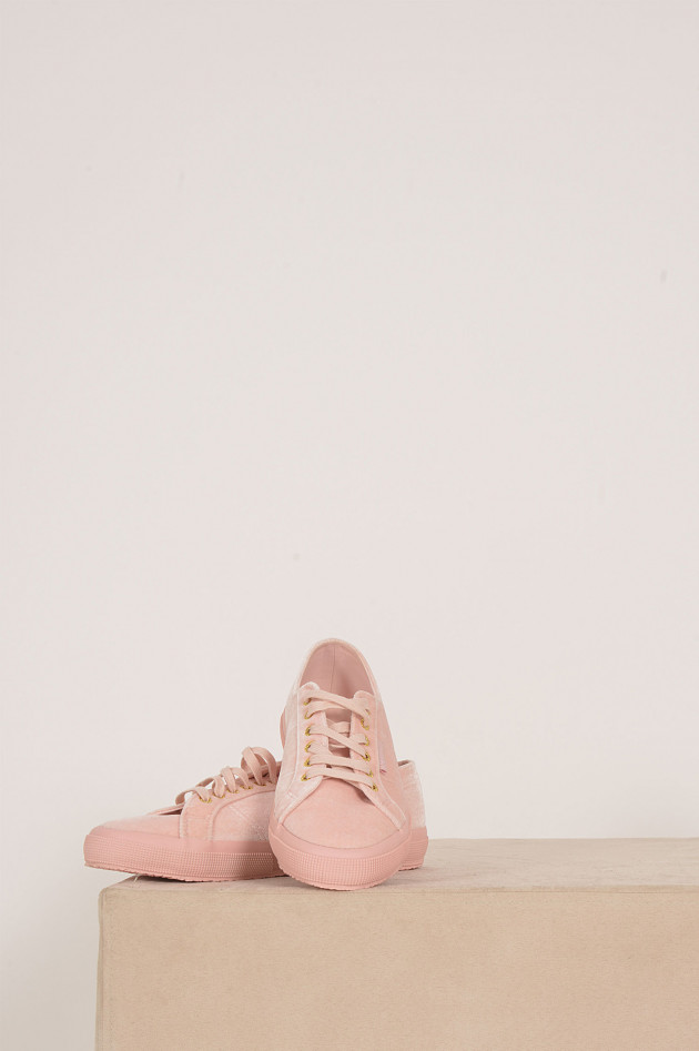 Superga Sneakers mit Samtoptik in Rosa