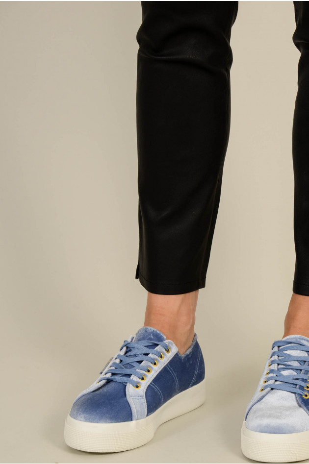 Superga Sneakers mit Samtoptik in Hellblau