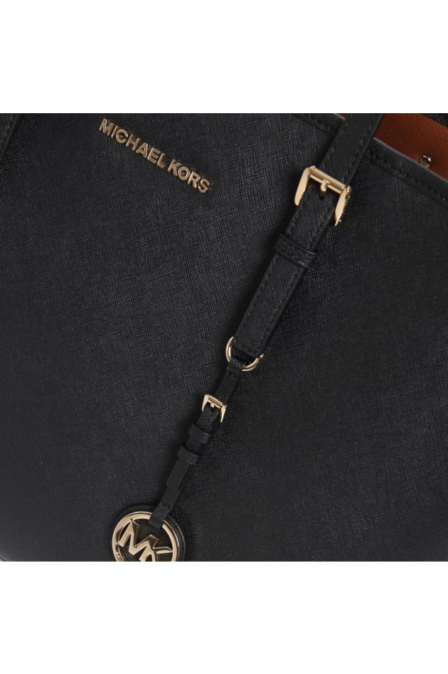 Michael Kors Tasche JET SET TRAVEL in Schwarz