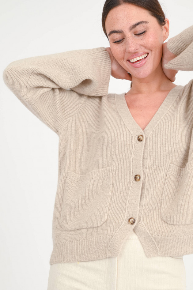 The Hug Cashmere-Jacke in Sand