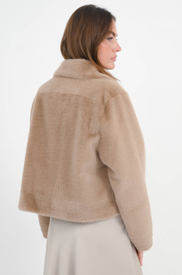 The Hug Faux Fur Jacke in Karamell