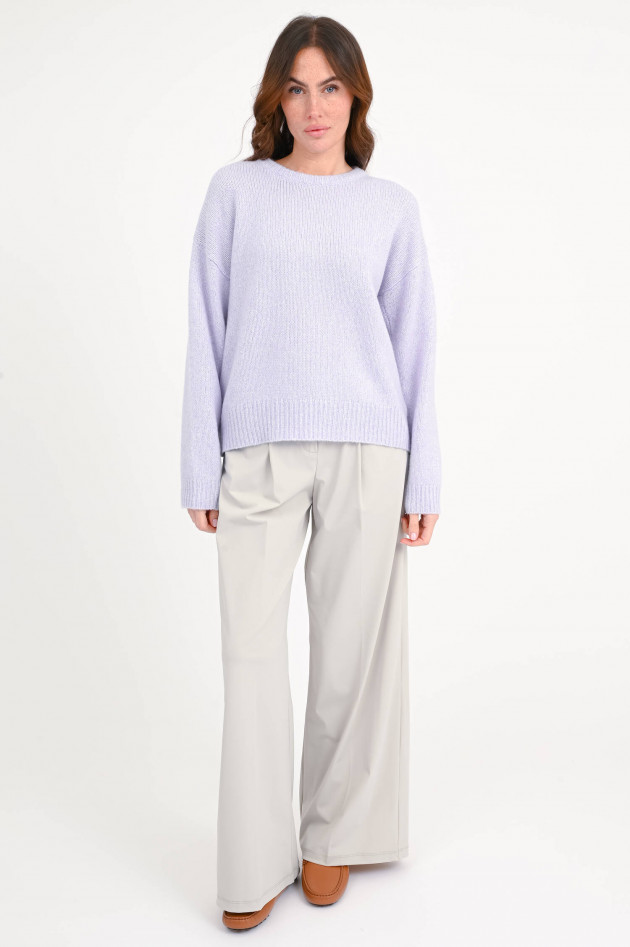 The Hug Pullover mit Knopfdetails am Arm in Flieder