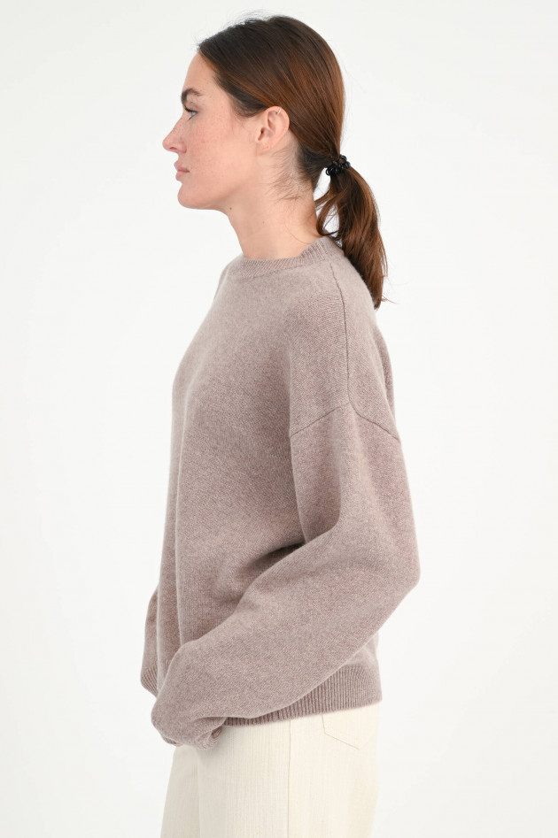 The Hug Cashmere-Pullover in Walnuss