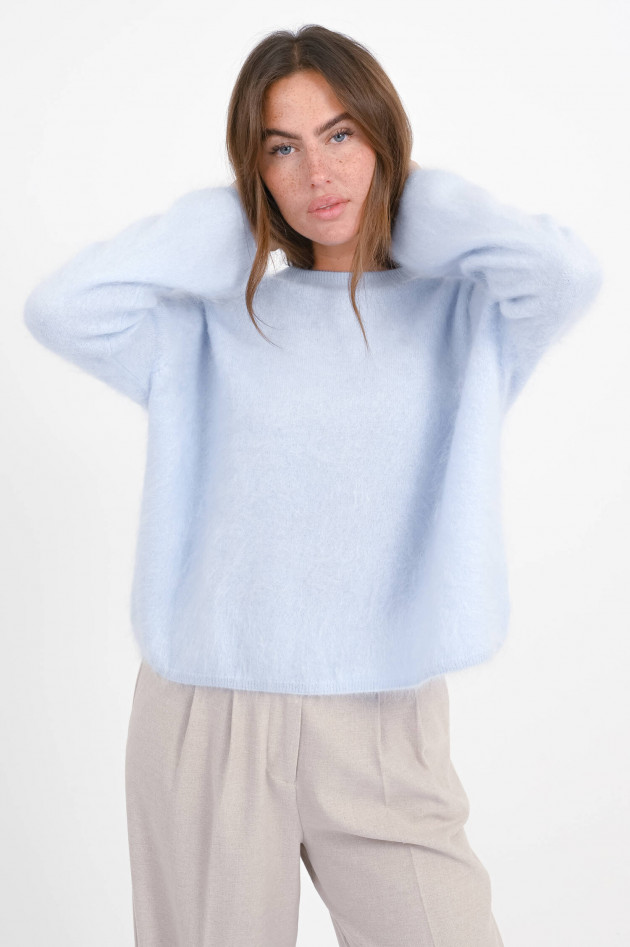 The Hug Brushed Cashmere Pullover in Pastellblau