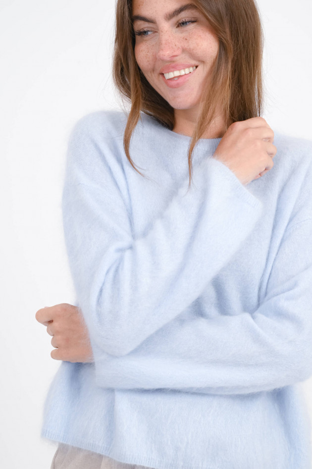 The Hug Brushed Cashmere Pullover in Pastellblau
