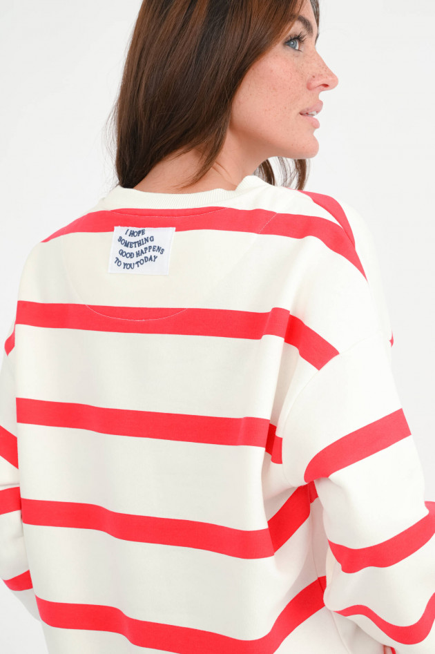 The Shirt Projekt Munich Gestreifter Pullover mit Schriftzug in Rot/Creme