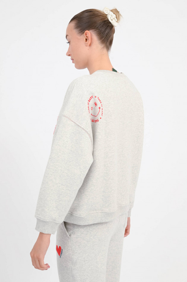 The Shirt Projekt Munich Sweatshirt mit OM-Detail in Hellgrau/Rot