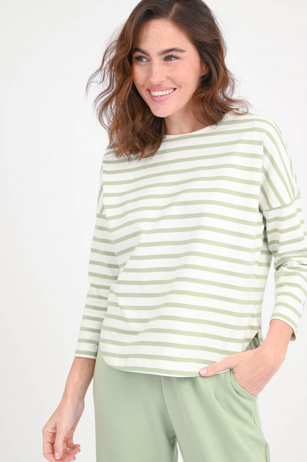 The Shirt Projekt Munich Gestreiftes Langarmshirt in Matcha/Weiß