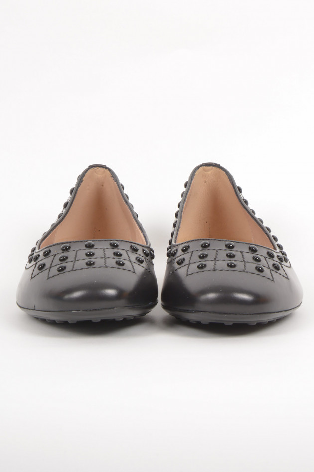 Tod's Ballerina mit Noppen in Schwarz 