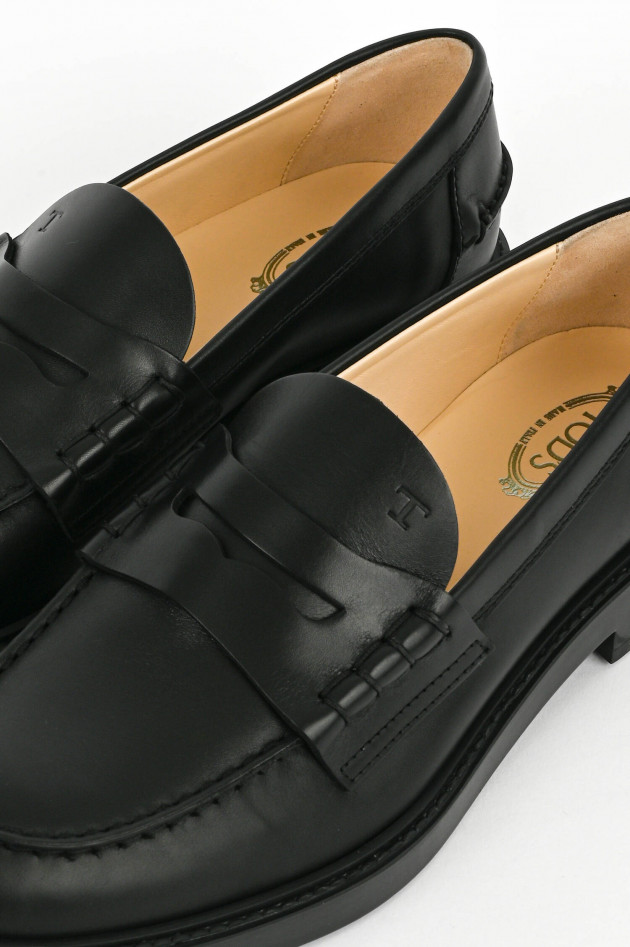 Tod's Loafer mit breiter Sohle in Schwarz