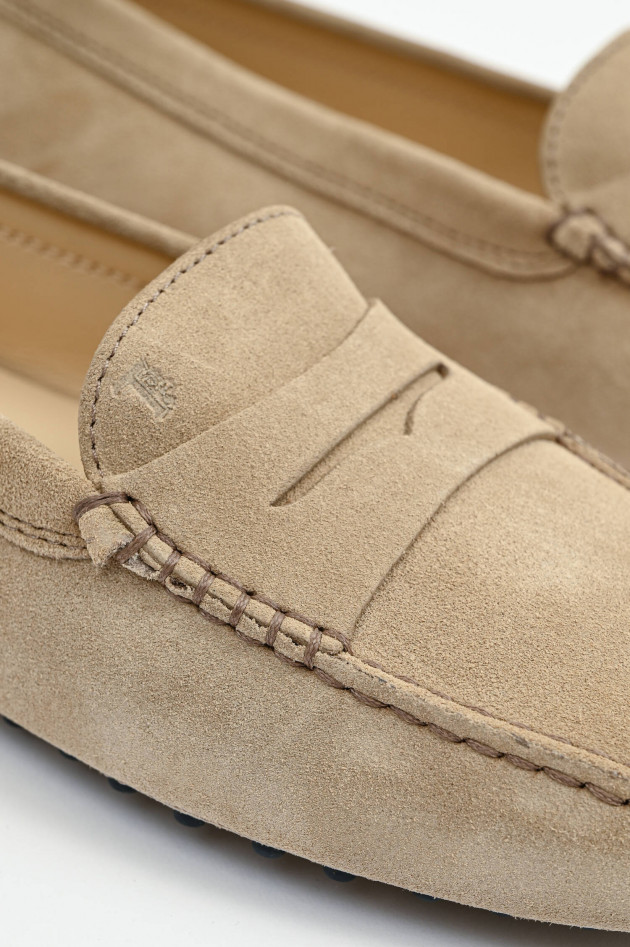 Tod's Mokassins aus Veloursleder in Beige