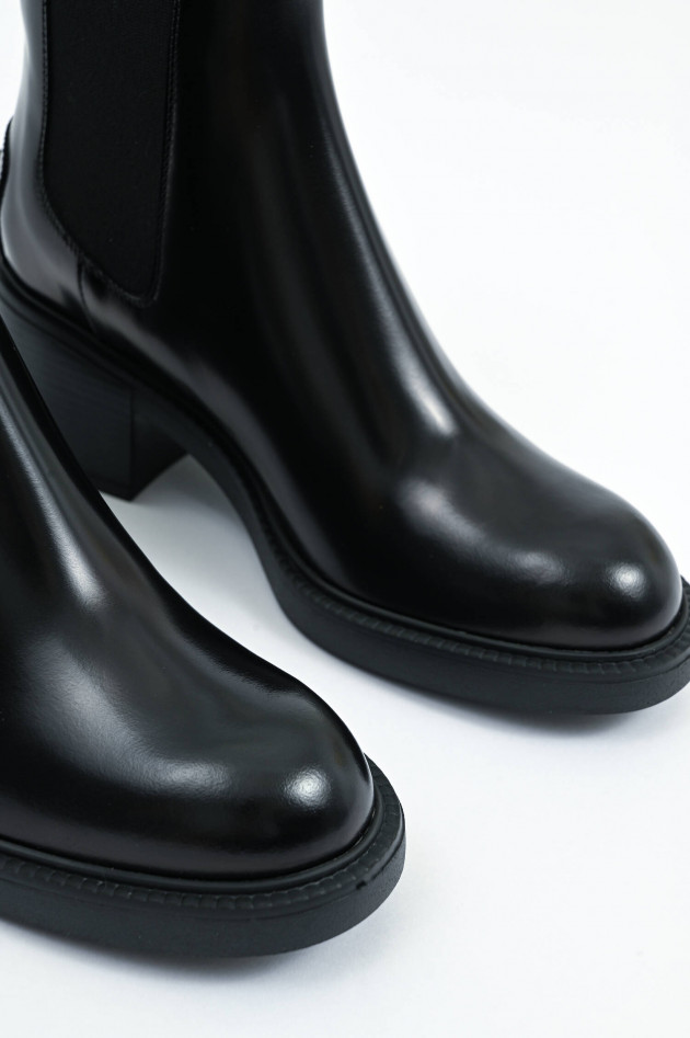 Tod's Stiefelette mit Blockabsatz in Schwarz