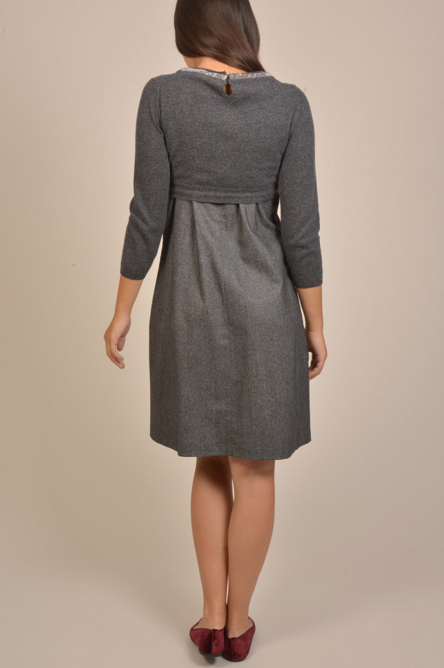 Tonet Kleid mit Schmucksteinbesatz in Grau