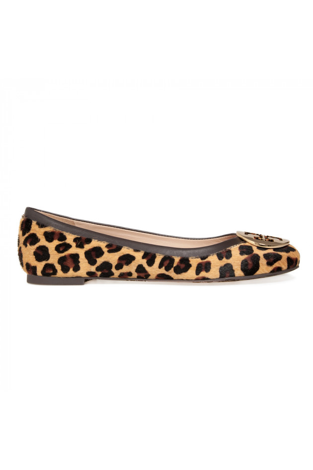 Ballerina im Leopardenlook