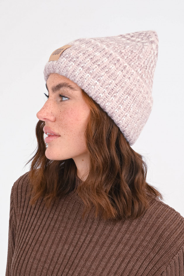 UGG Mütze in Fisherman's Rib in Beige/Rosa/Weiß