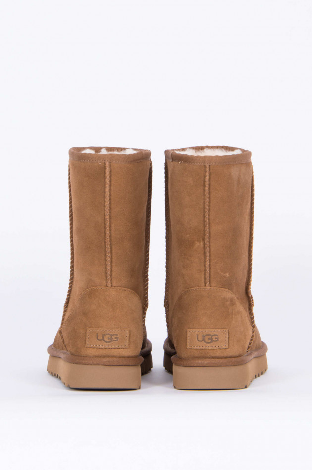 UGG Boot CLASSIC SHORT RUBBER LOGO in Camel