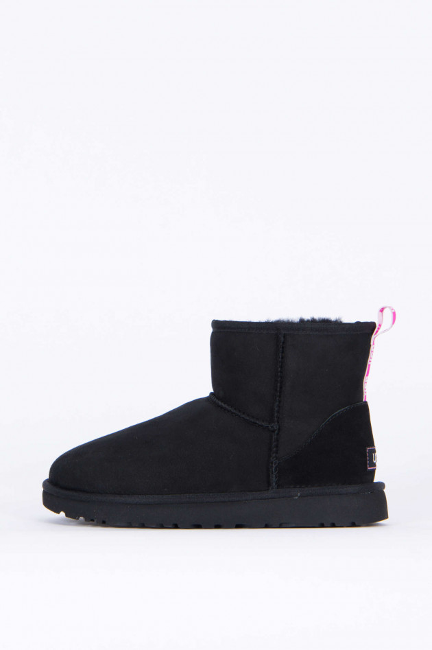 UGG Boot CLASSIC MINI GRAPHIC LOGO in Schwarz/Neon