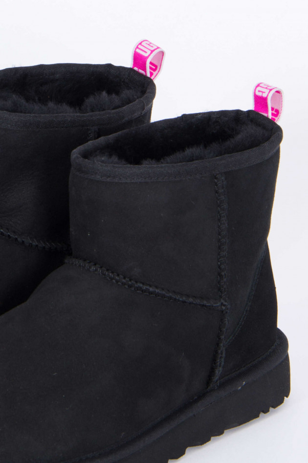 UGG Boot CLASSIC MINI GRAPHIC LOGO in Schwarz/Neon