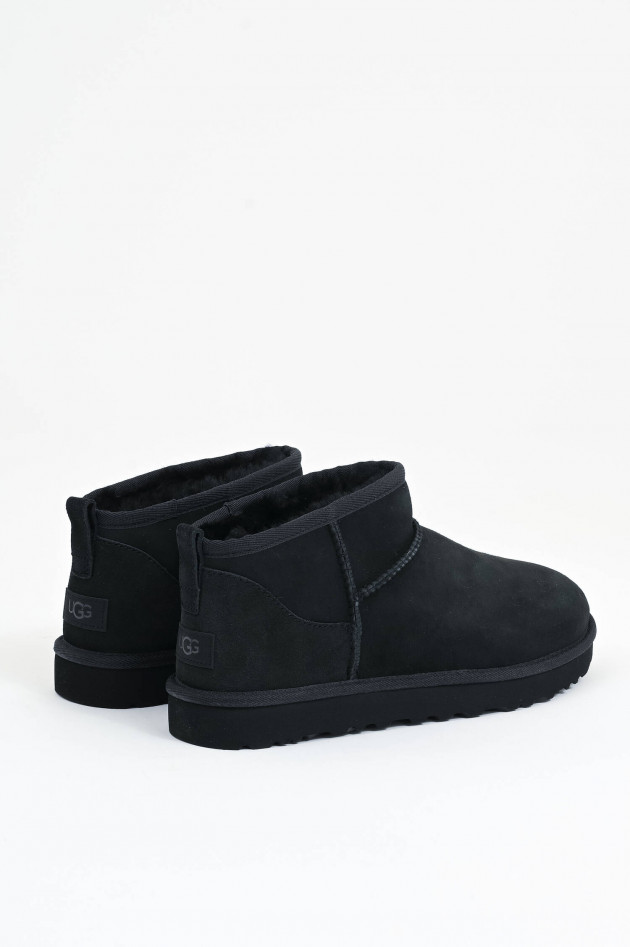 UGG Lammfell-Boot CLASSIC ULTRA MINI in Schwarz