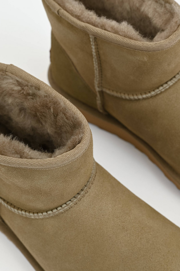 UGG  Boots CLASSIC MINI in Oliv