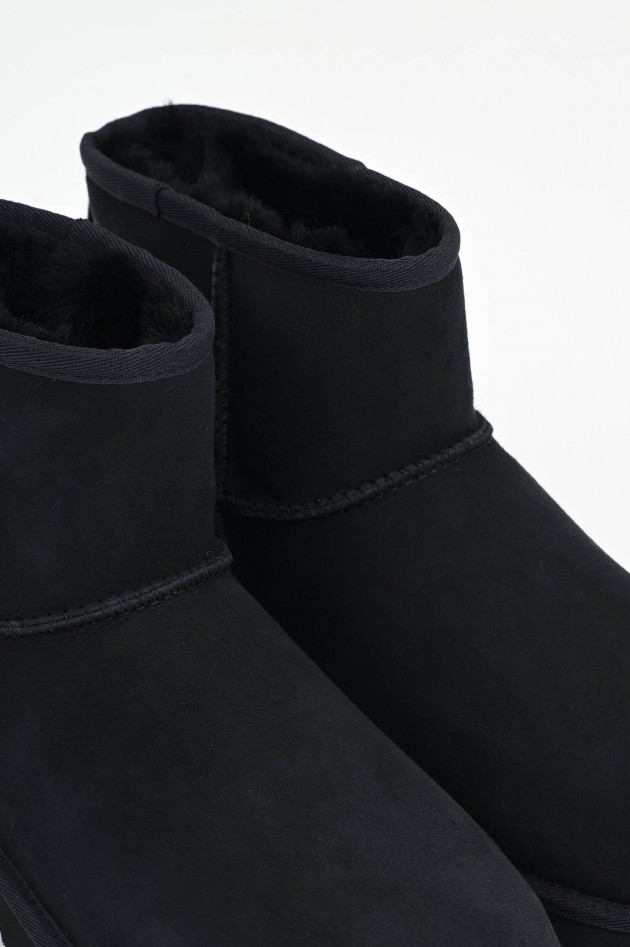 UGG Boots CLASSIC MINI II in Schwarz