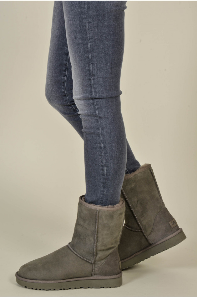 UGG Australia Boots CLASSIC SHORT in Grey