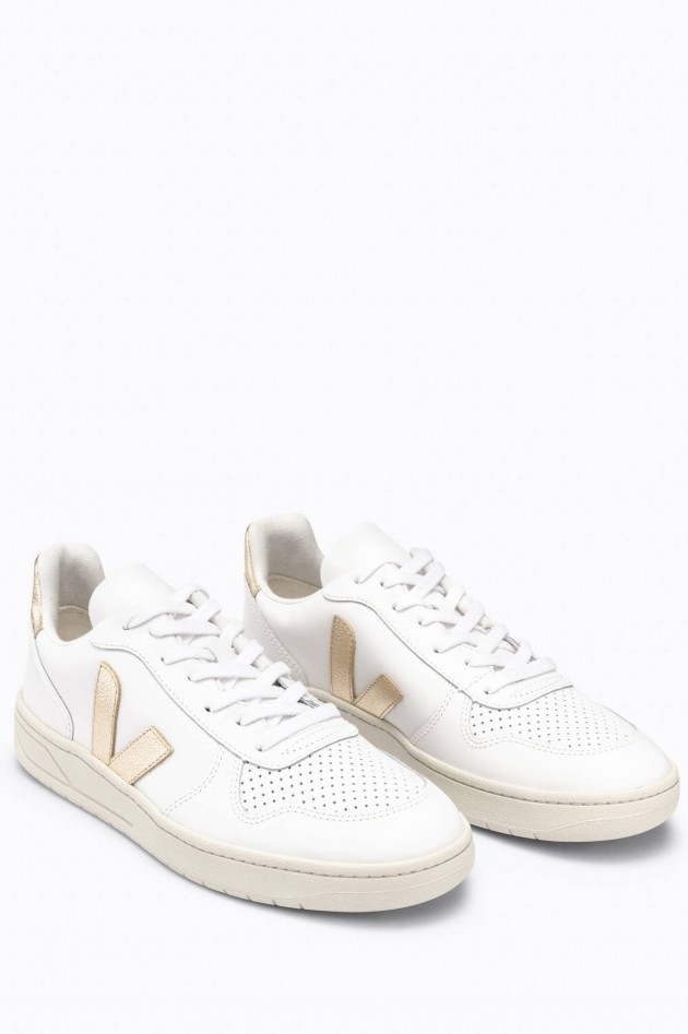 Veja Glattleder-Sneaker V-10 in Weiß/Gold