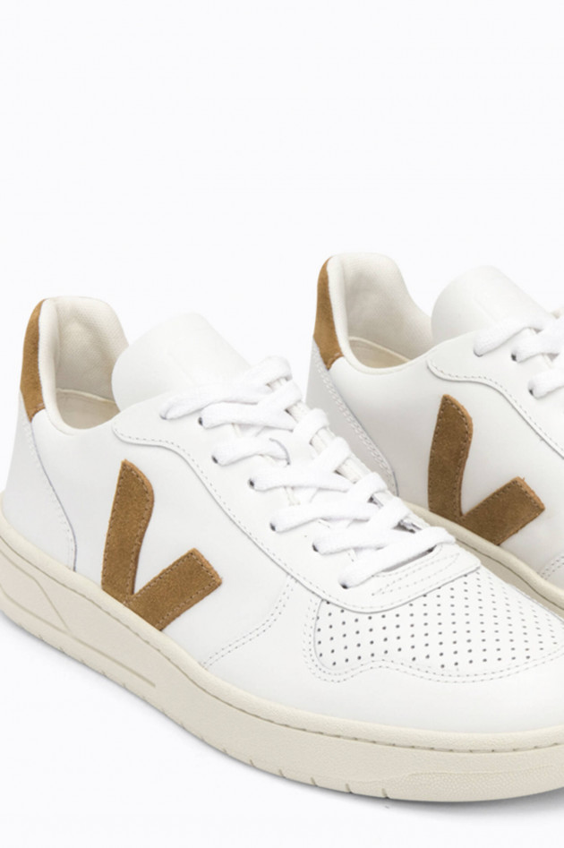 Veja Glattleder-Sneaker V-10 in Weiß/Camel