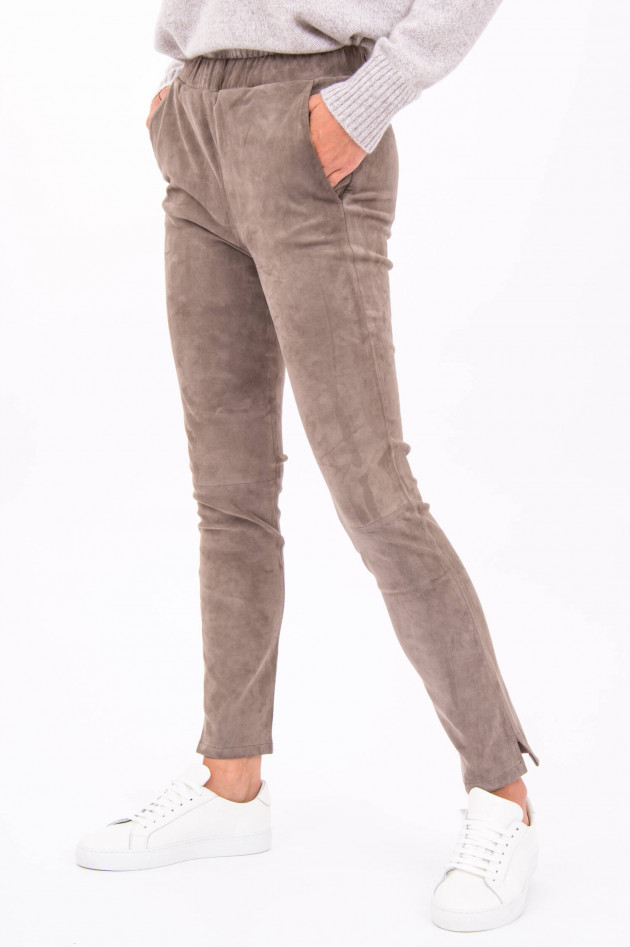 White T Hose aus Veloursleder in Taupe