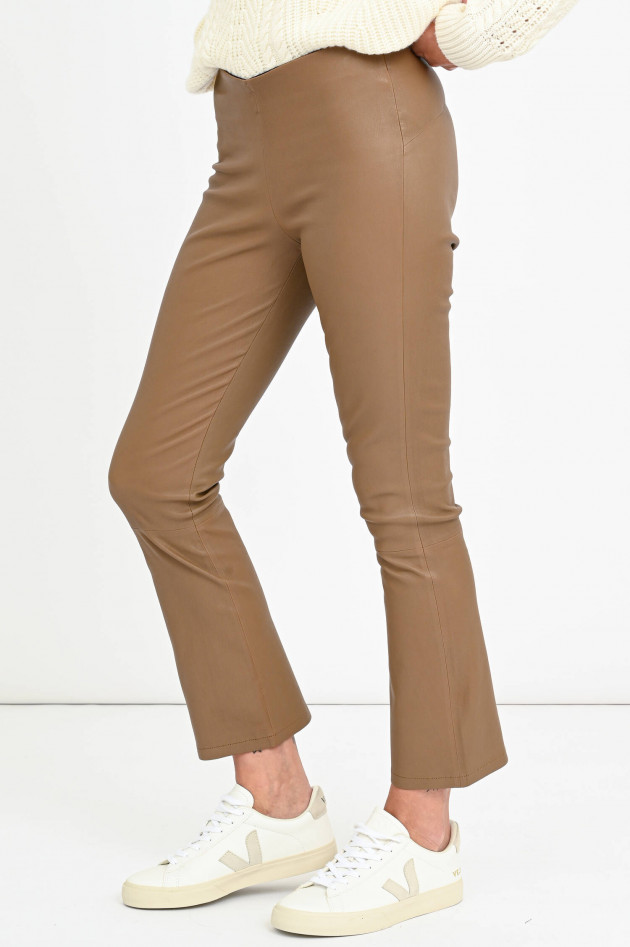 White T Lederhose mit leichtem Kick in Camel