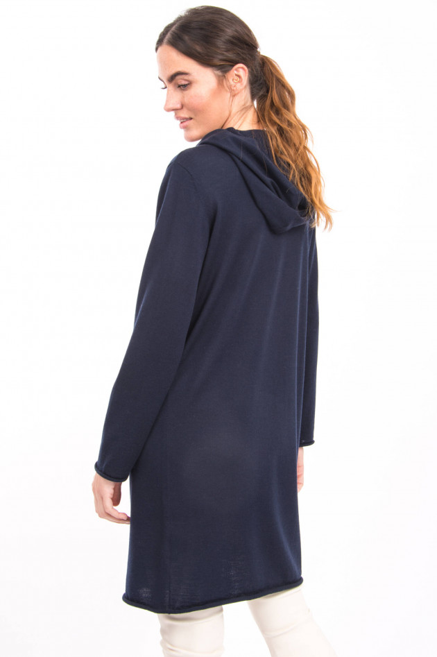 White T Feinstrick-Cardigan in Navy