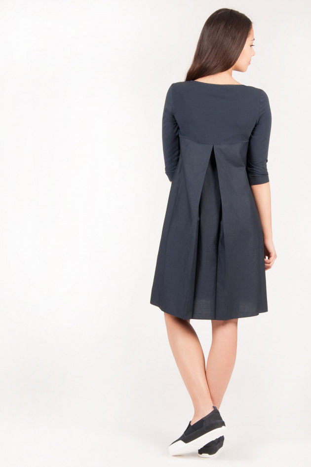 Why Kleid in Marine