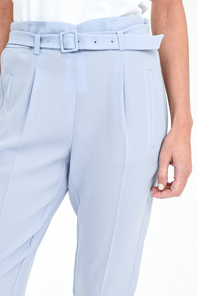 Windsor Hose mit Bundfalten in Pastell-Blau