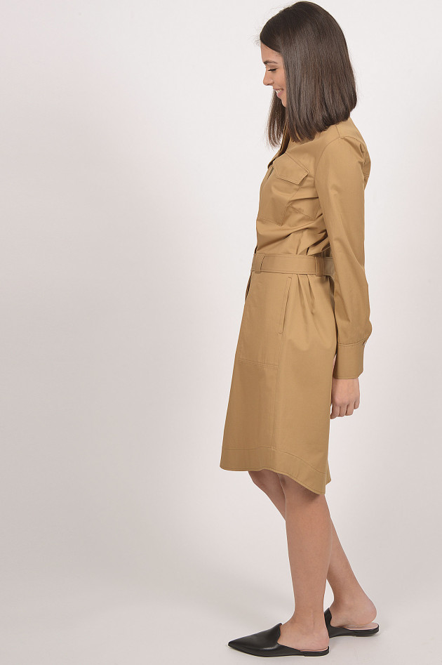 Windsor Kleid mit Gürtel in Camel