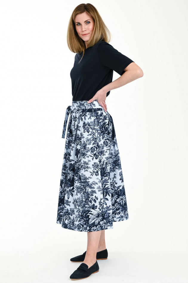 Windsor Faltenrock mit floralem Print in Weiß/Navy