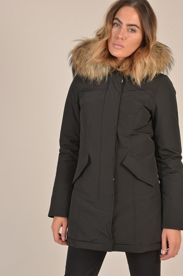 Woolrich Daunenparker mit Fellbesatz in Schwarz