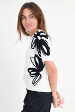 Pullover mit 3D Applikation in Creme/Schwarz