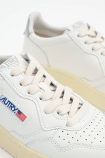  Sneaker MEDALIST LOW in Weiß/Silber
