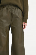 Lederhose WINONA in Oliv
