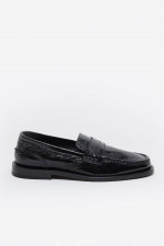 Loafer mit texturiertem Leder in Lackschwarz