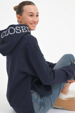 Hoodie mit Closed-Schriftzug in Navy