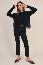 Woll Pullover mit Spitzen-Details in Schwarz