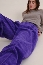 Baggy Hose aus Baumwollcord in Violett