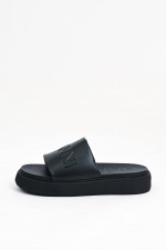 Vegane Plateau Sandale in Schwarz