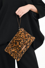 Clutch HERMY in Leo-Print 