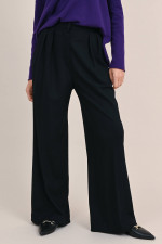 Weite Schurwoll Hose in Schwarz