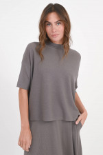 Woll-Pullover mit verlängertem Kurzarm in Nuts